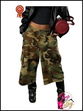 Women's Barrel Wide Leg Cropped Cargo Pants Camo Frayed Hem Baggy